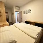 2 Bedrooms At The Sun Avenue In The Center Of District 2 With Overflow Swimming Pool